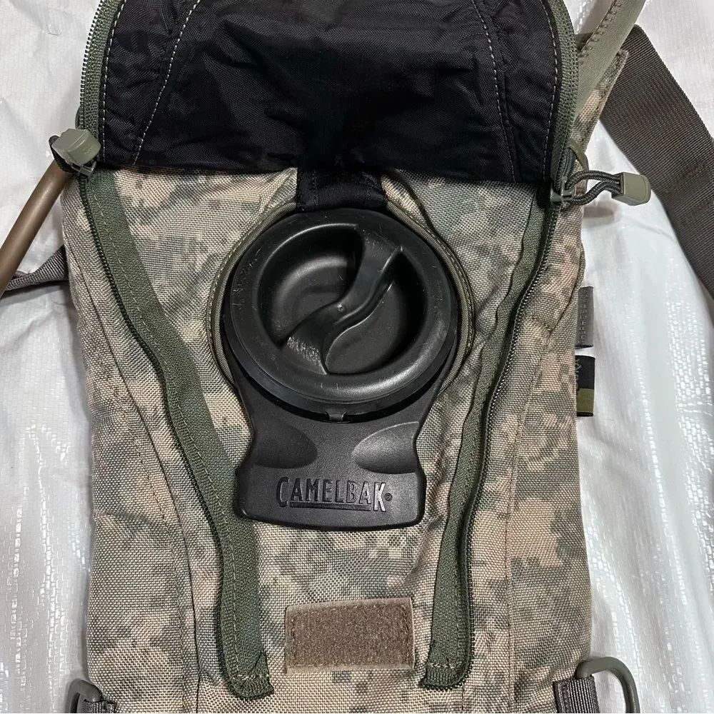 Camelbak Camo print Maximum Gear Thermobak 3 liter 100oz Hydration System